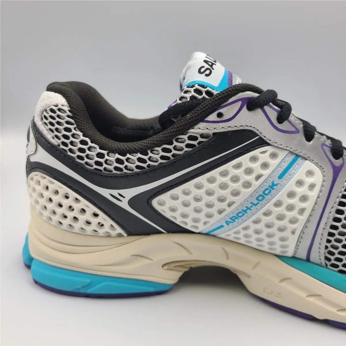 Saucony shoes - Saucony ProGrid Triumph 4 - ProGrid Triumph - S70704-13 - White 3