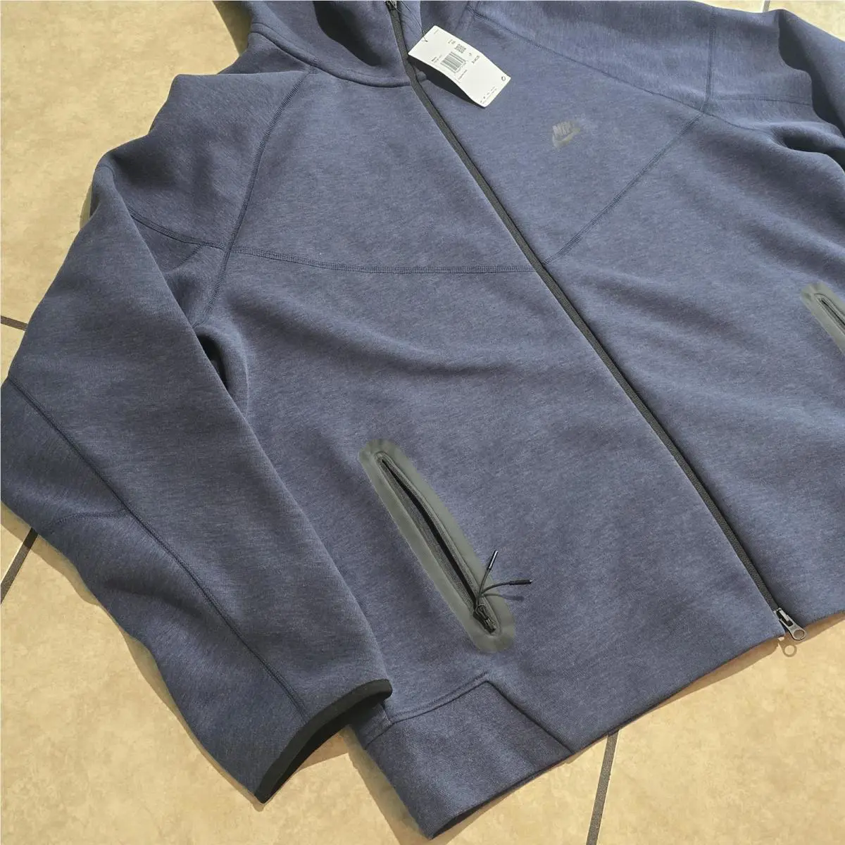Nike clothing - Blue (UPC: 196607413524) 1