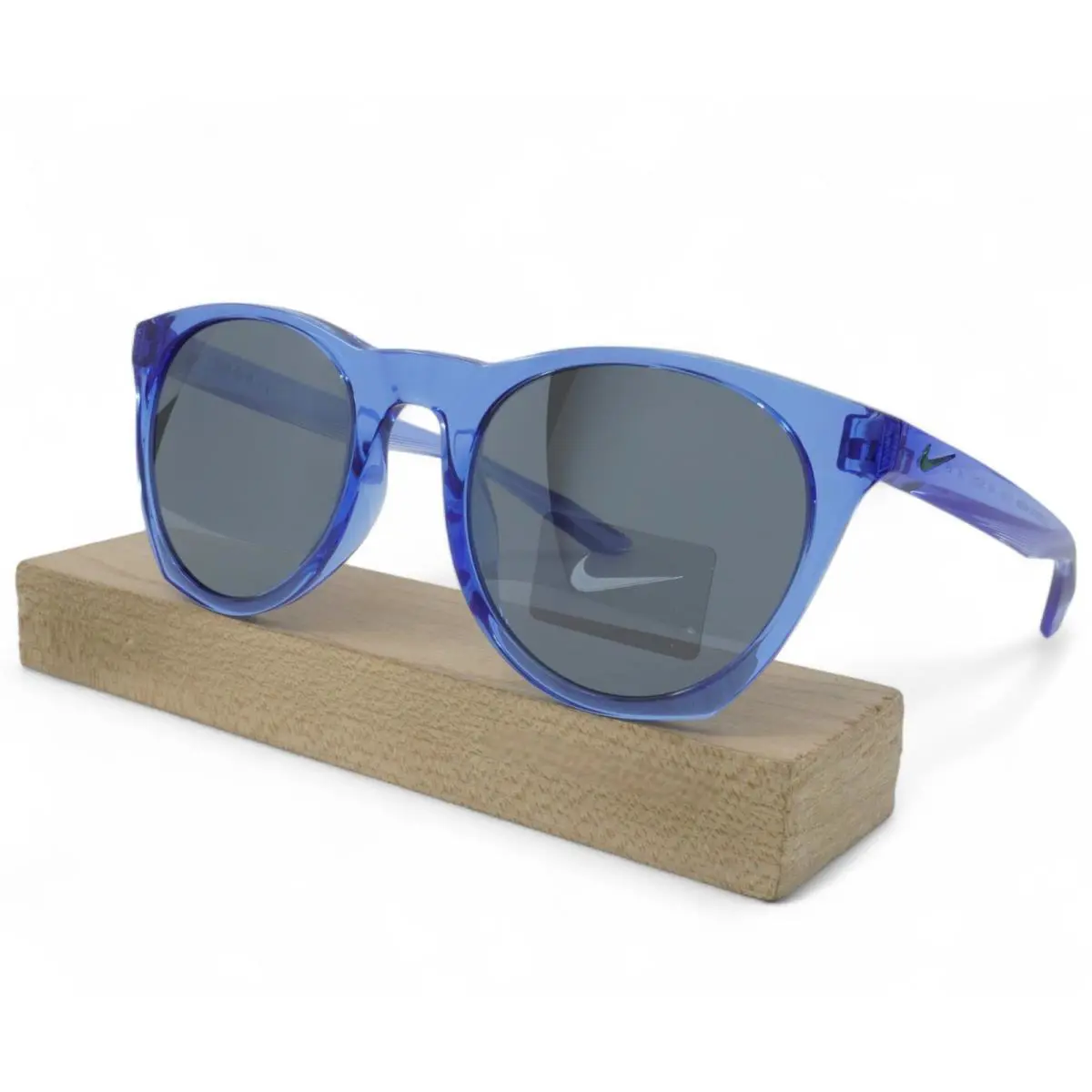 EV1118-478 Unisex  Essential Horizon Sunglasses by Nike