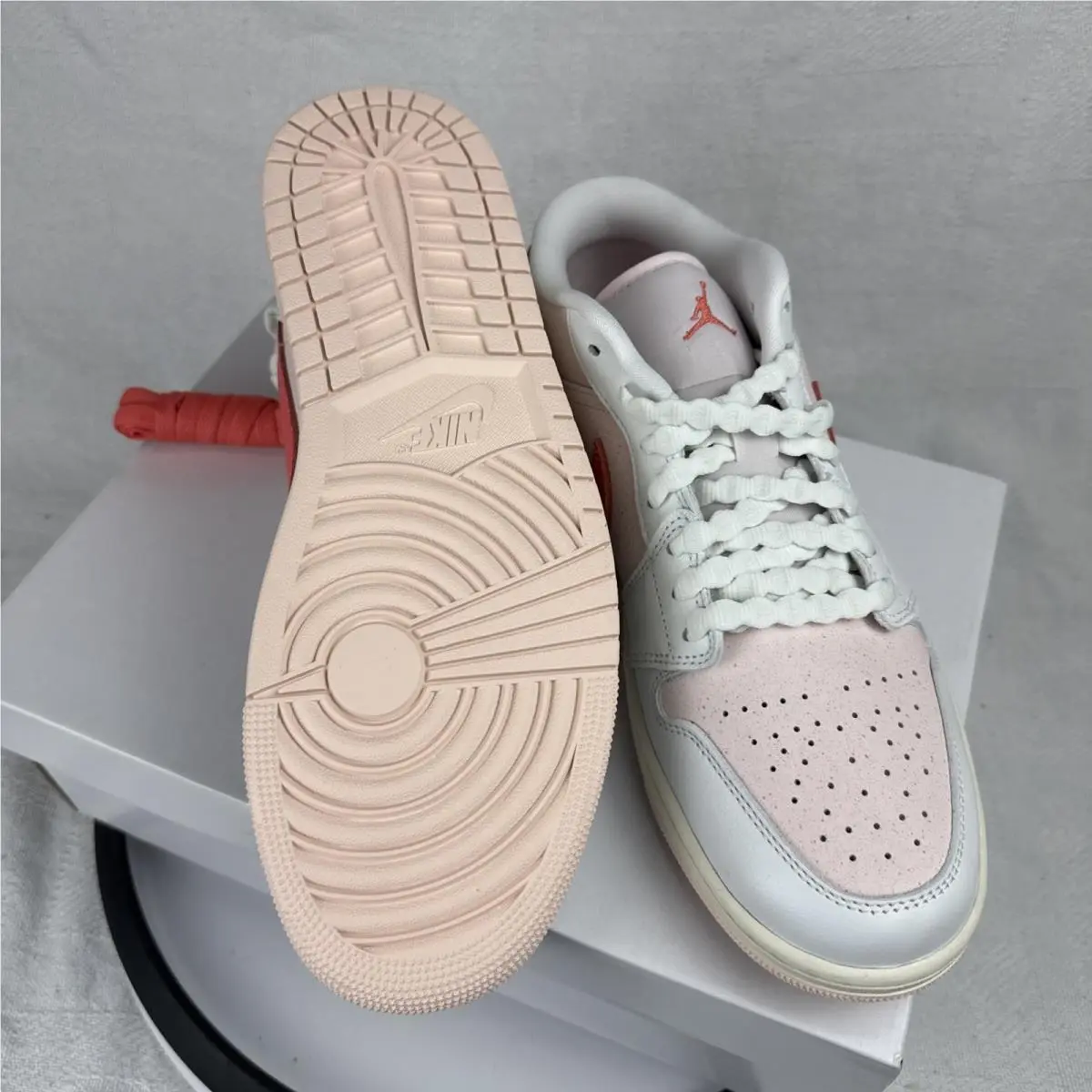 Nike shoes - Air Jordan 1 Low SE - IB8156-133 - Summit White 6