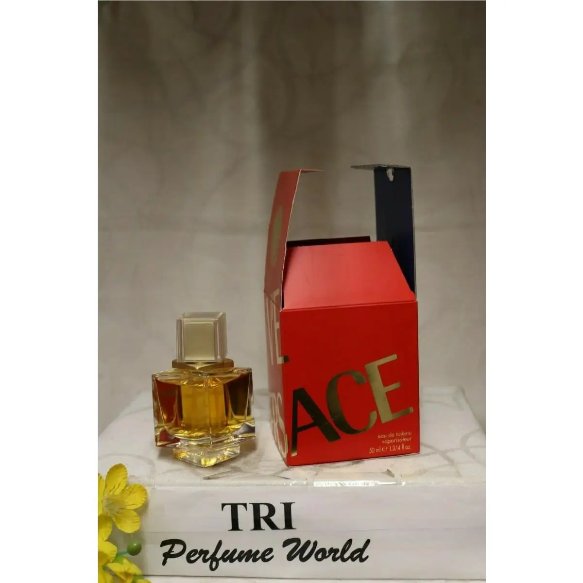 V`e Versace Eau de Toilette Women Spray 1.7 Fl. Oz. 50 ml Rare