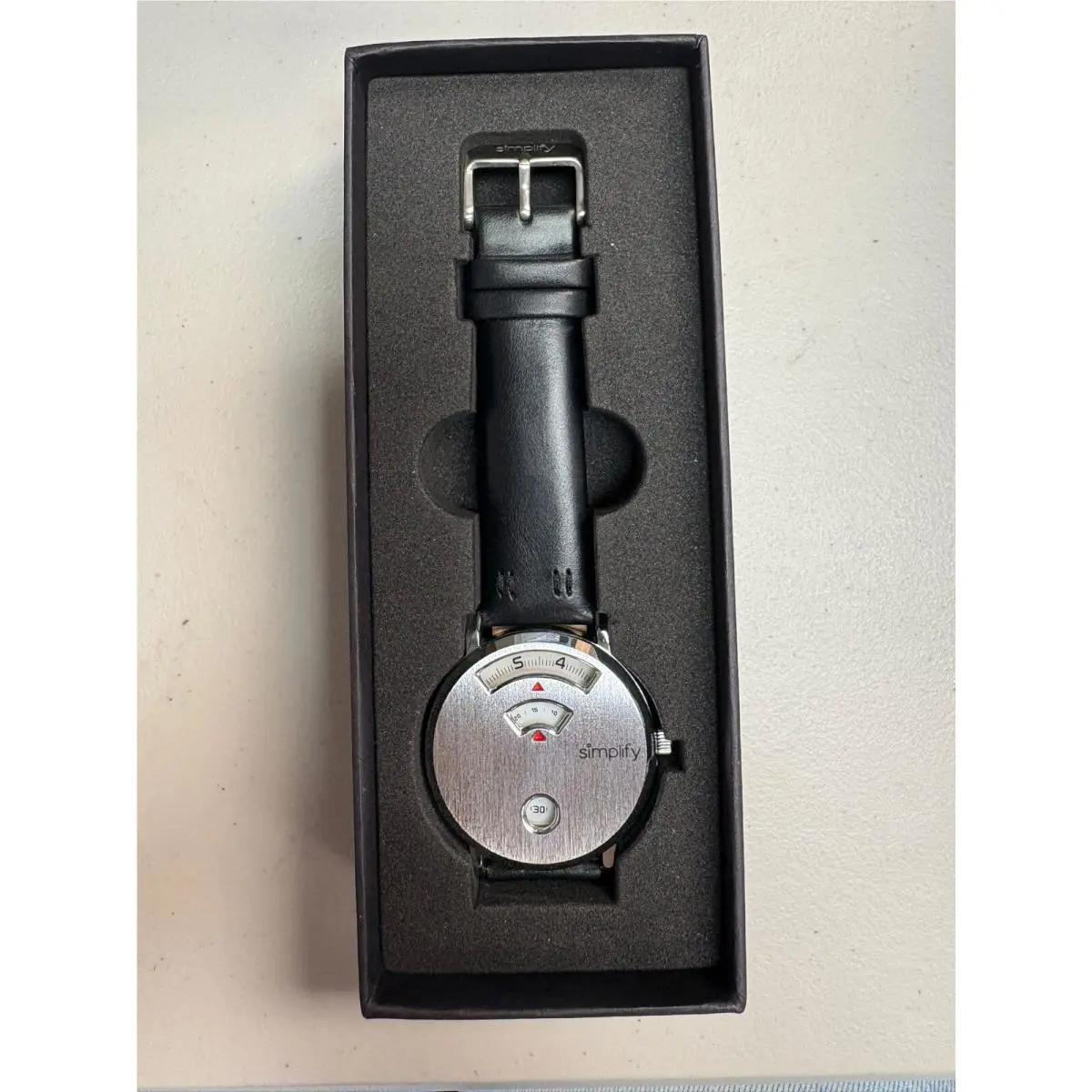 The 7000 Leather-band Watch - SIM7001 by Simplify