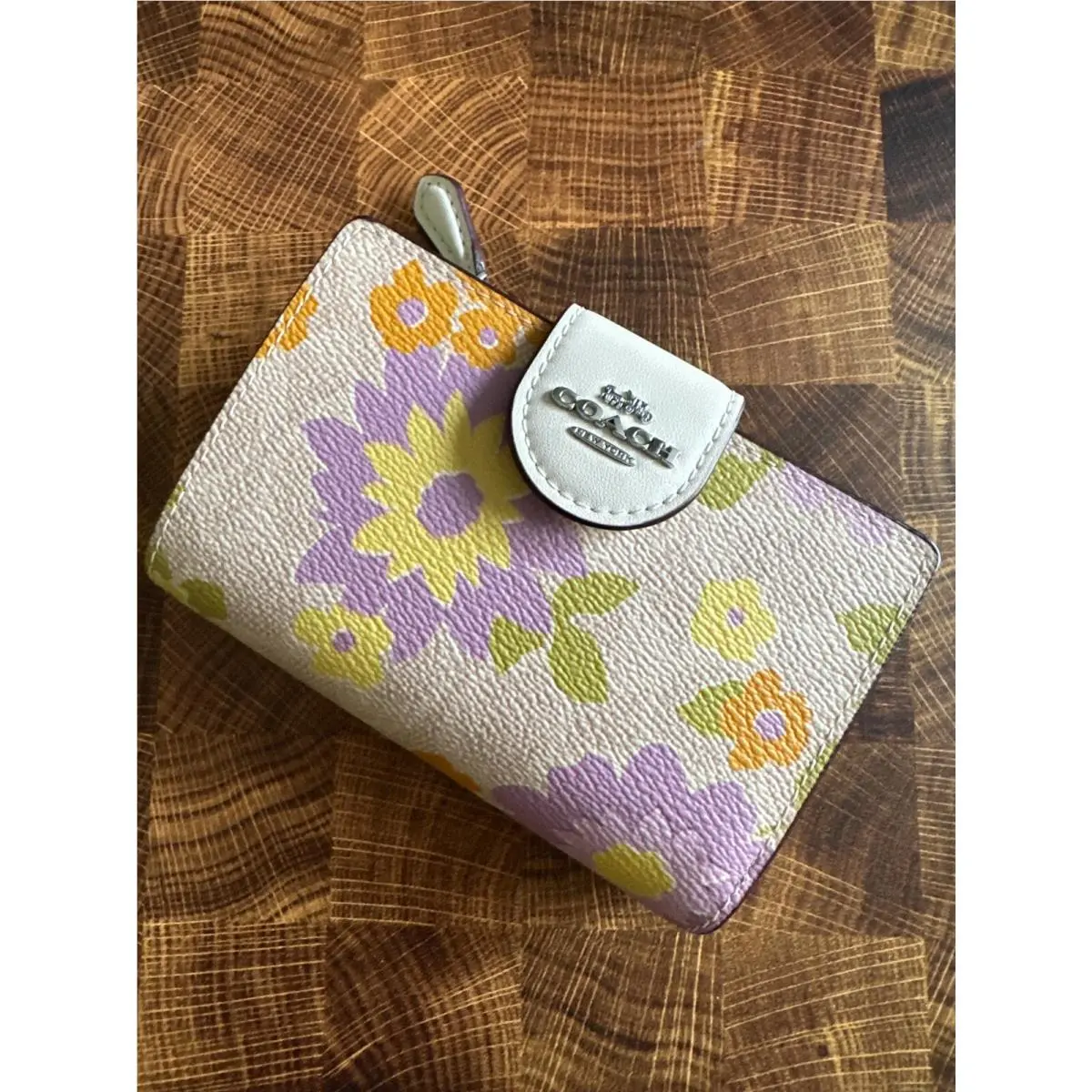 Coach CBO30 Medium Corner Zip Wallet In Signature Canvas Floral Print Sand Multi