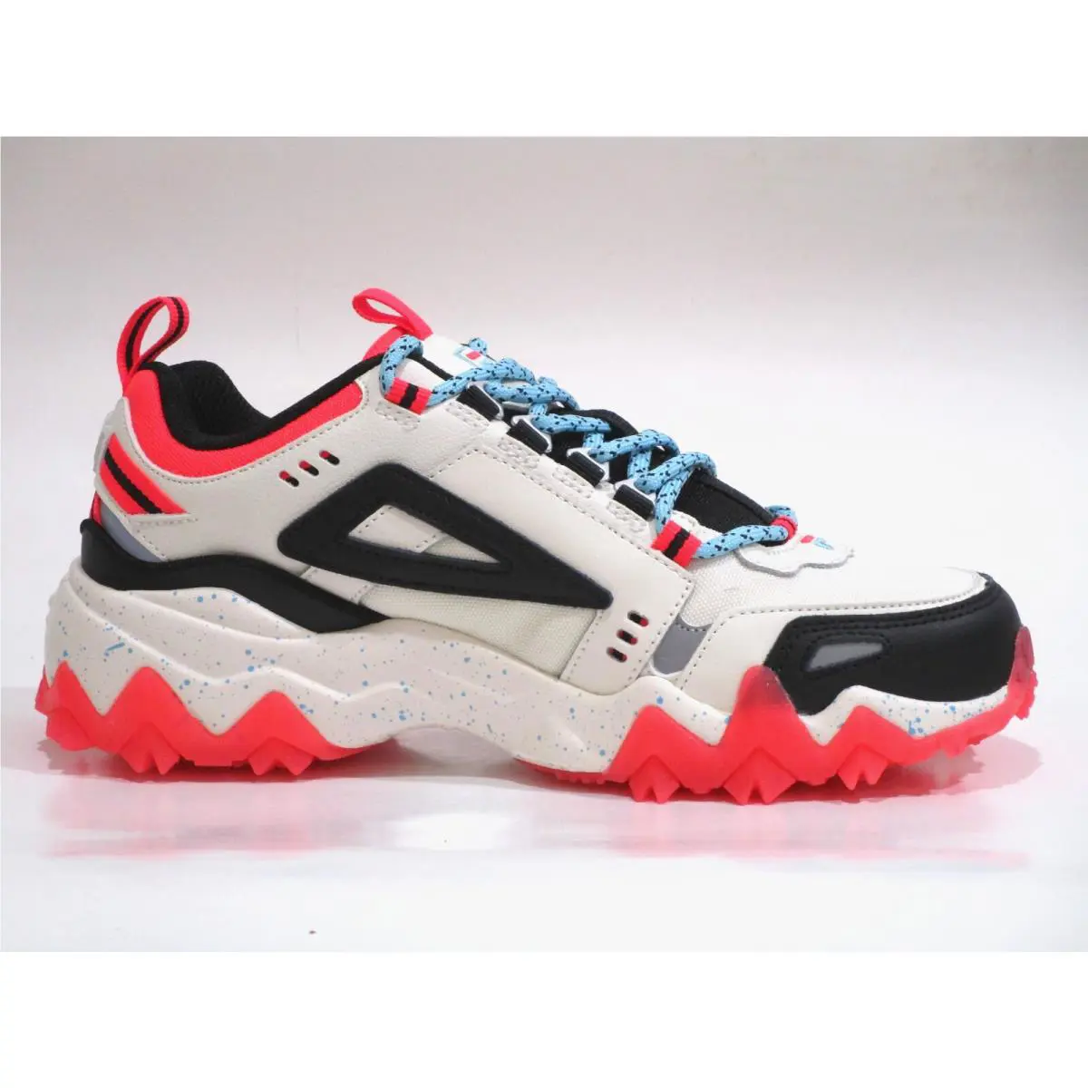 Fila shoes - Fila Oakmont TR - Oakmont - 5JM01249-119 - Gardenia/Black/Pink 1
