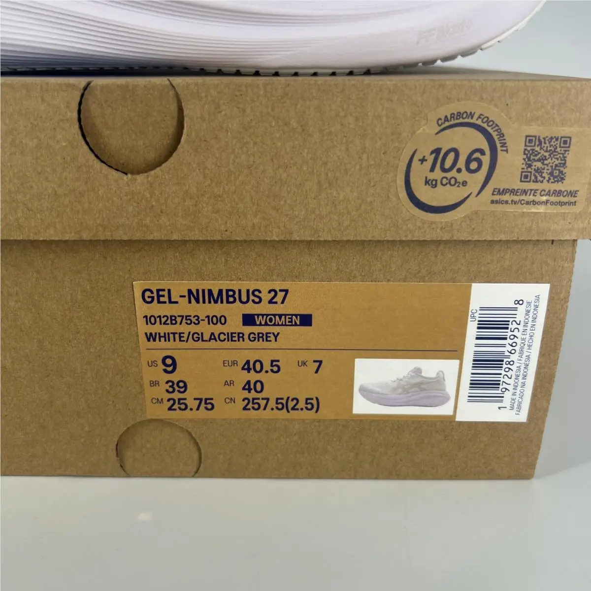 Reebok shoes - 27 - EUR40 - White (UPC: 0197298669528) 0