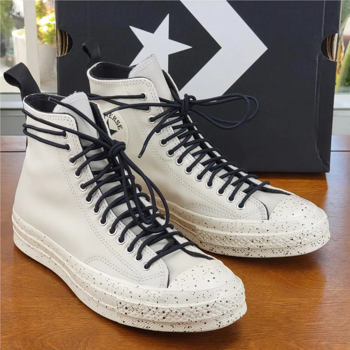 Converse Chuck 70 Hi Leather 166281C Egret / Black Size 7 Women`s