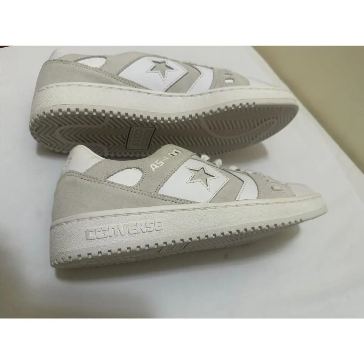 Converse shoes - White/Gray 3