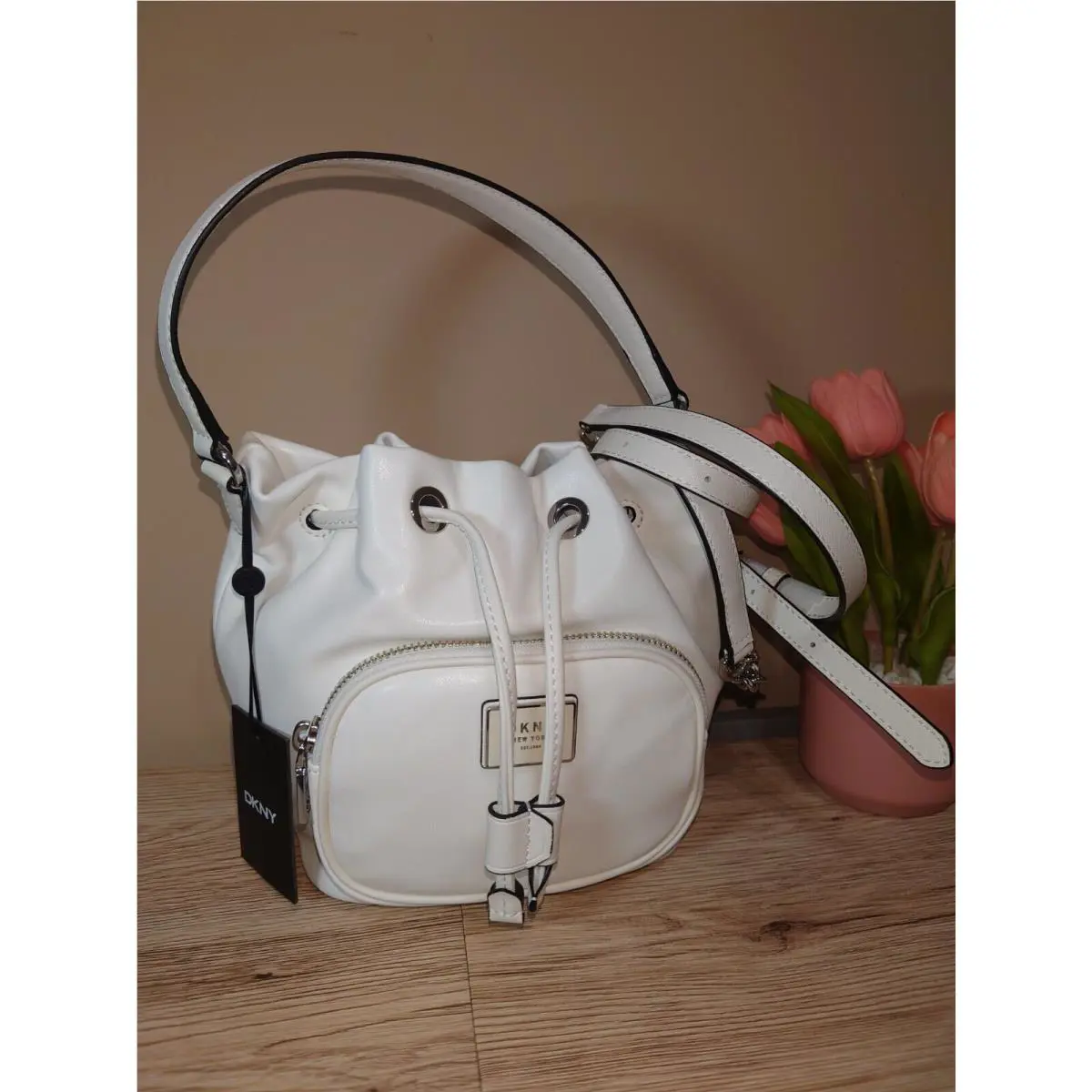 Dkny R03JZK15 White Pippa Drawstring Bucket Shoulder Bag