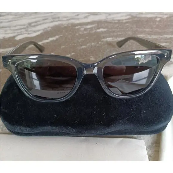 Mens Gucci Designer Sunglasses with Case and All Paperwork Mint