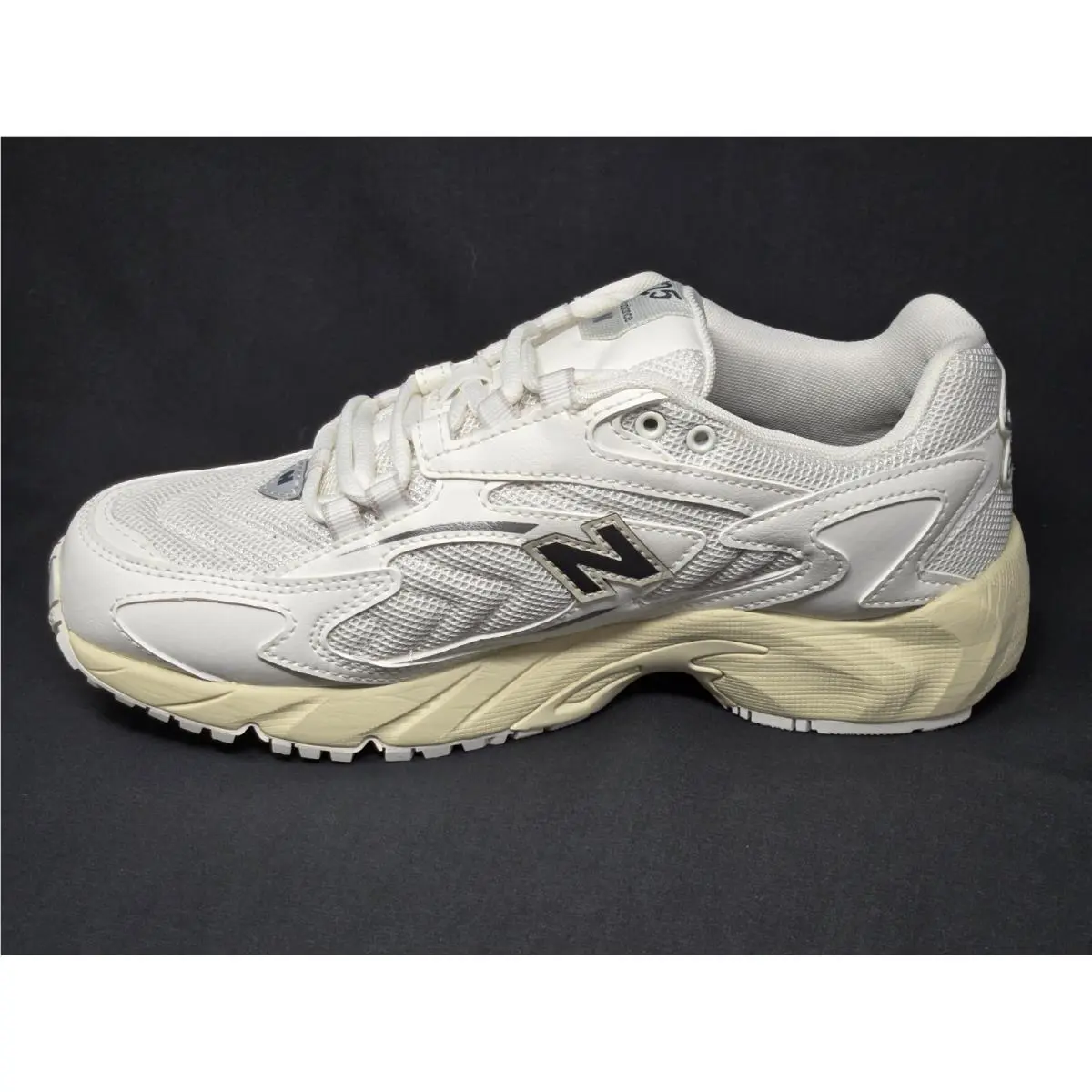 New Balance shoes - New Balance 725 - ML725CA - Beige 0