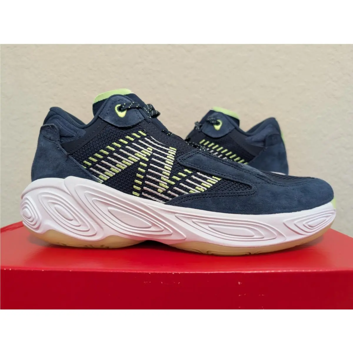 New Balance Fresh Foam BB v2 Navy Bleached Lime Glow BBFRSHC2 Size 9.5