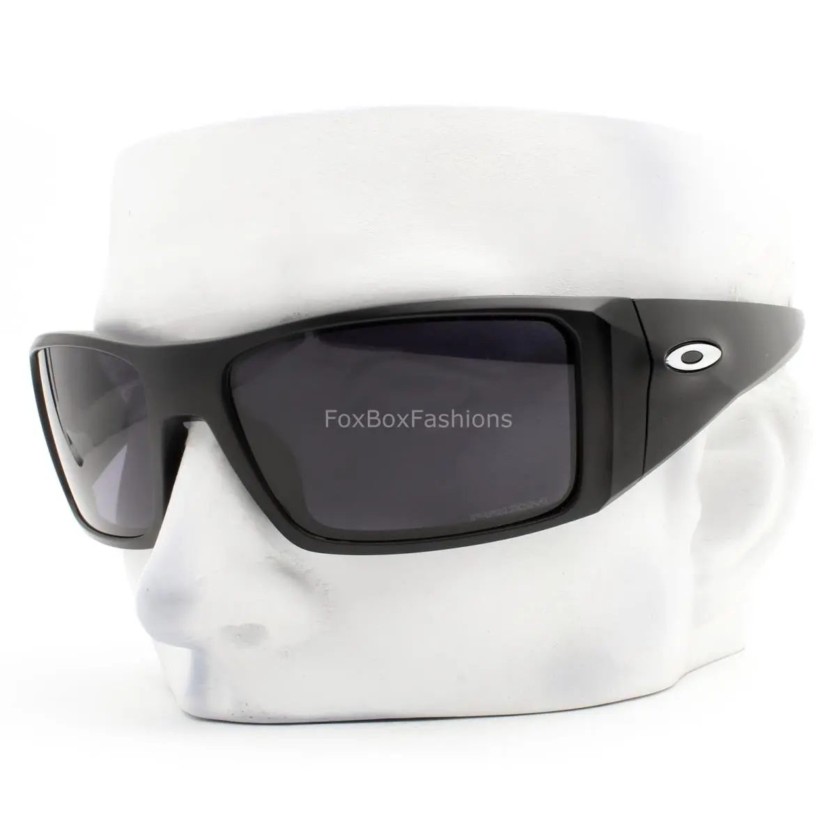 Oakley Heliostat Sunglasses Matte Black Prizm Gray OO9231-0161 with Pouch - Frame: Black, Lens: Gray, Logo: Silver