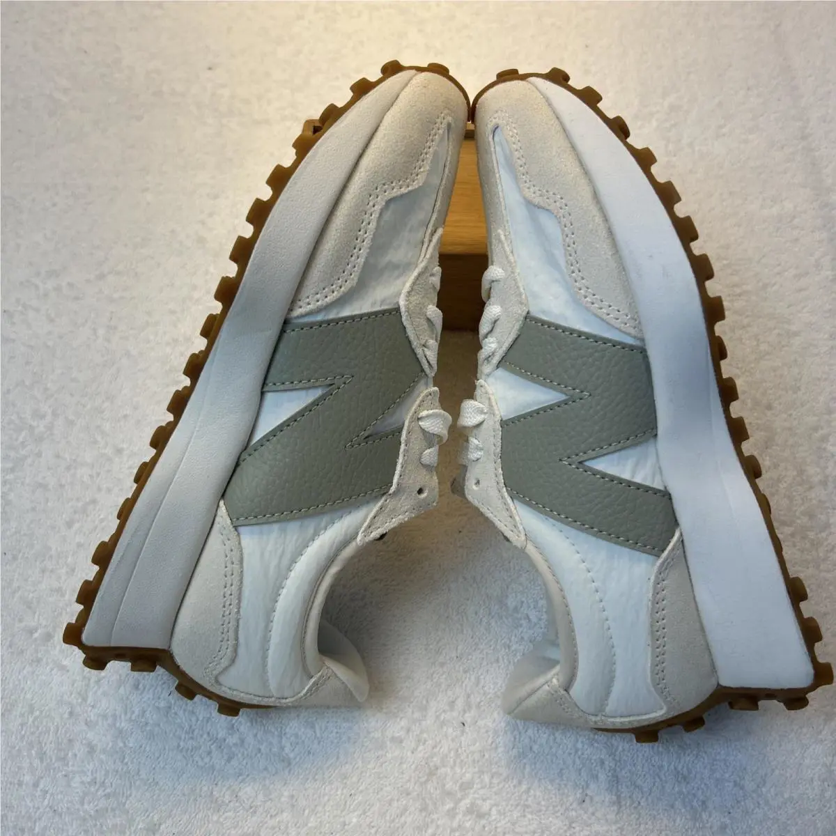 New Balance shoes - New Balance 327 - WS327FTB - White/Tan/Green 2