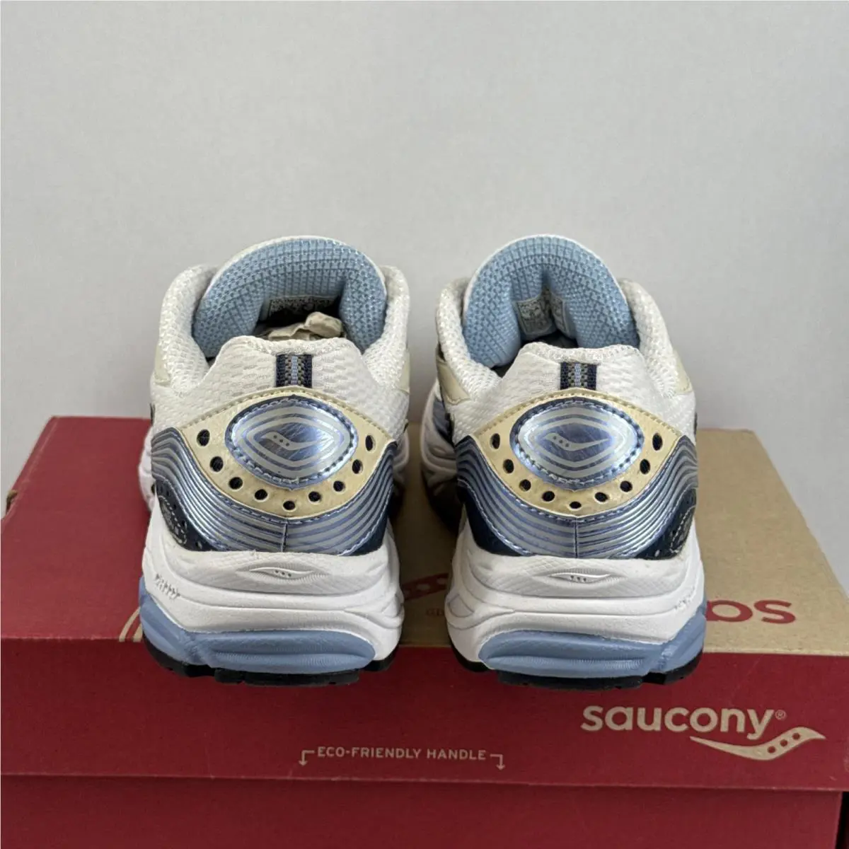 Saucony shoes - Saucony Grid Fusion - Grid Fusion - 15063-2 - White 2