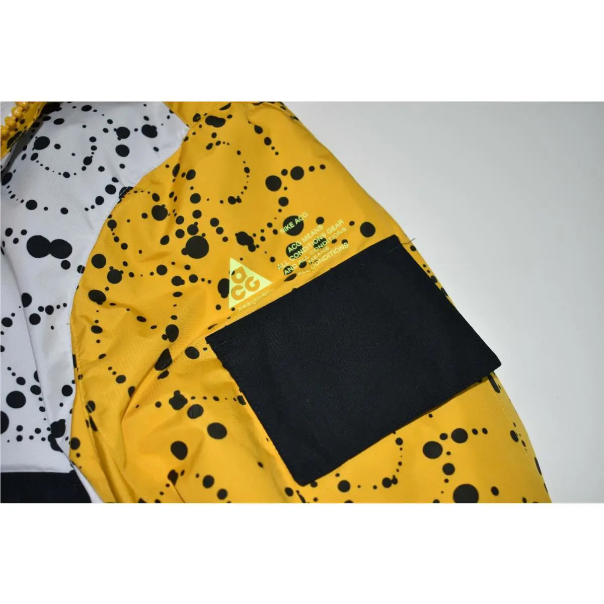Nike clothing - AQ3531-100 - AQ3531-100 - White/Yellow/Black 11