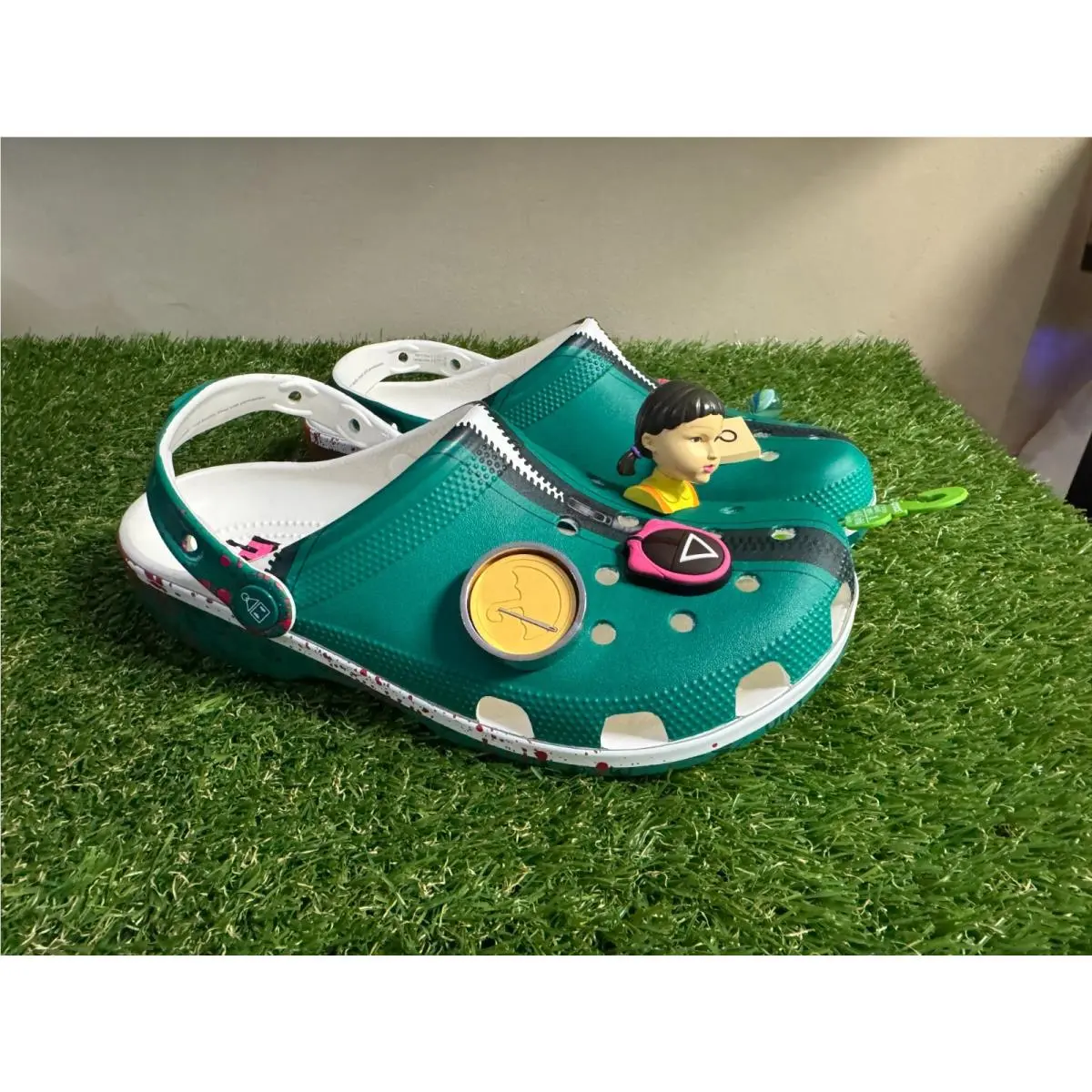 Crocs x Squid Game Classic Clog Sandals Shoes Men`s 12 210224-90H