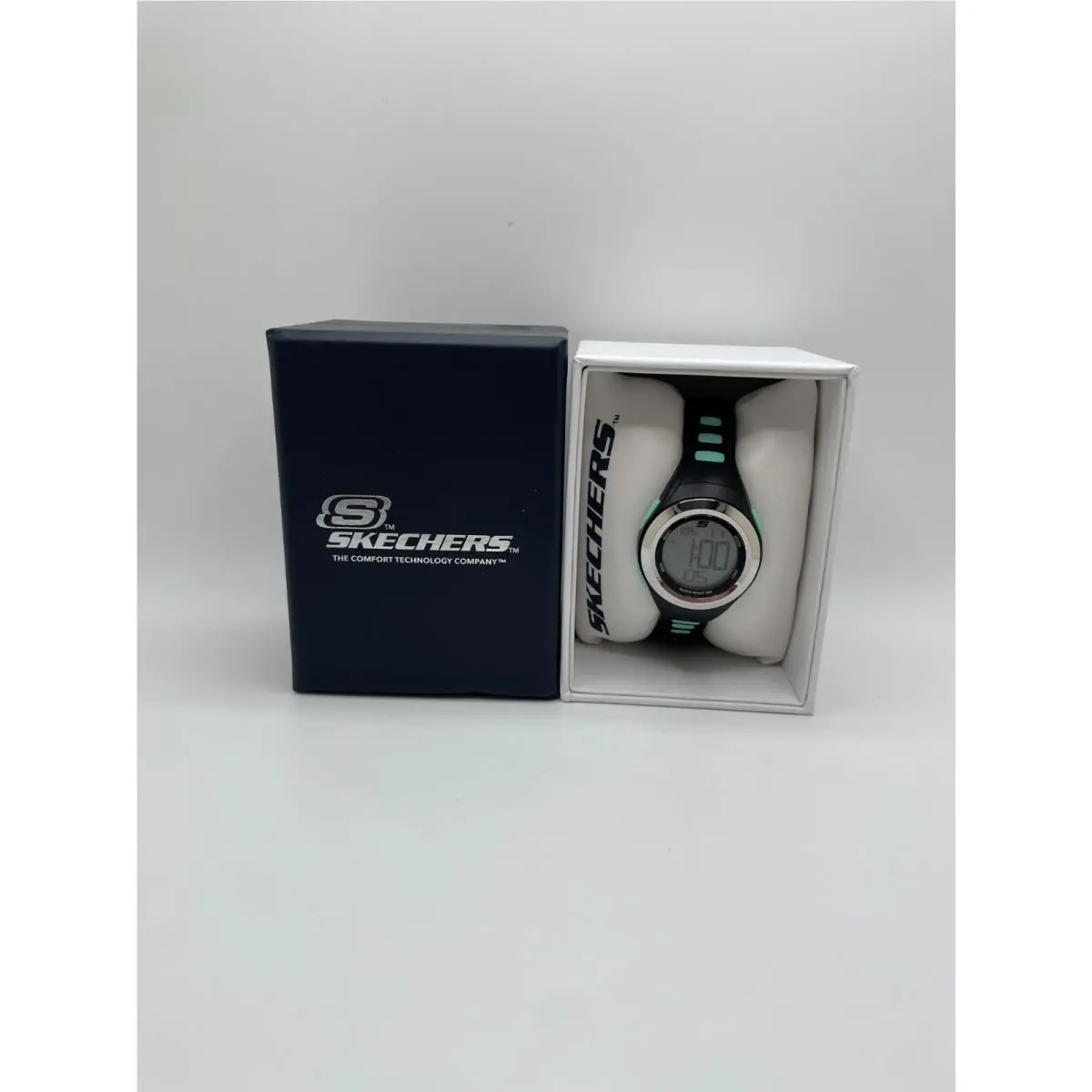 Skechers Womens Black Teal Round Water Resistant Digital Display Sports Watch