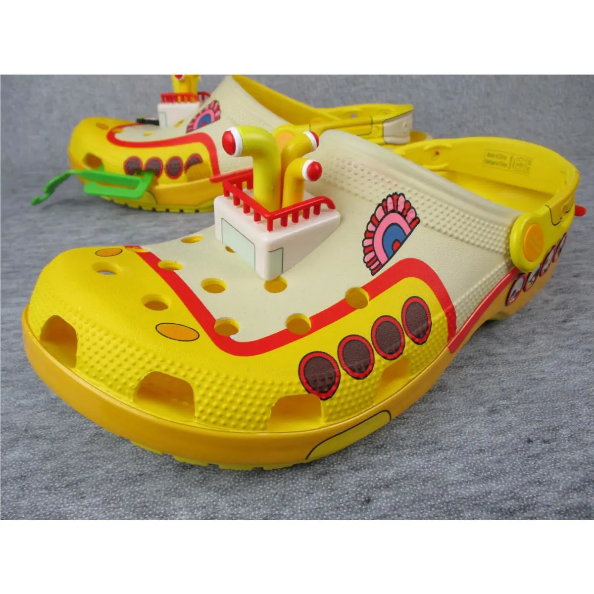 Crocs shoes Yellow Submarine - Yellow 0