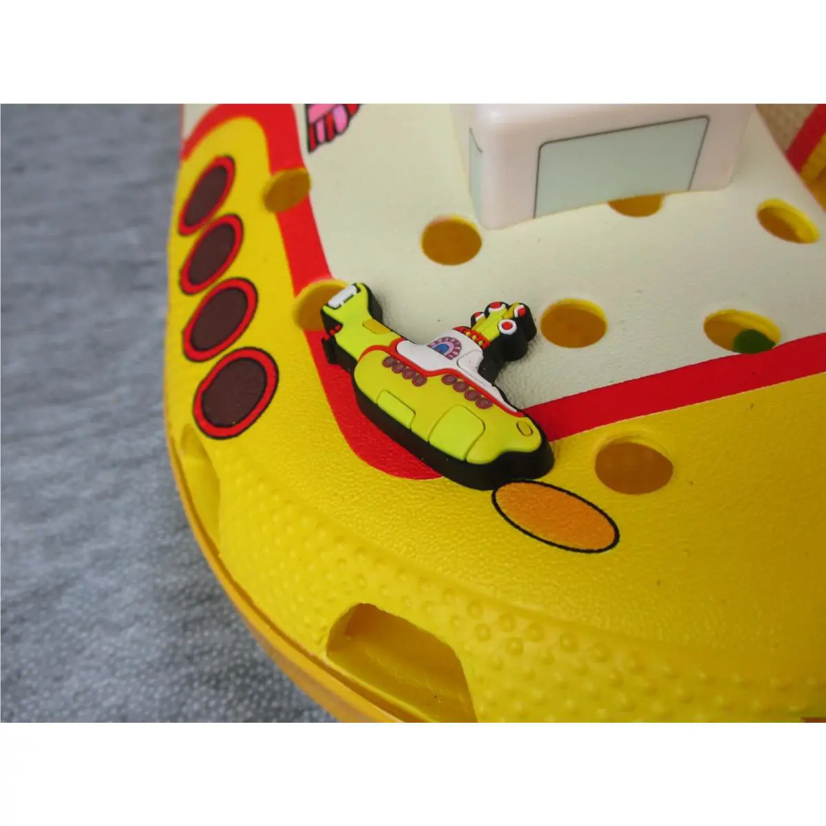 Crocs shoes Yellow Submarine - Yellow 4