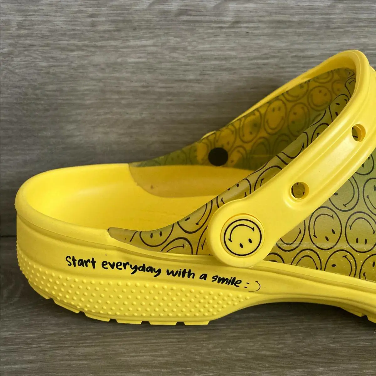 Crocs shoes - Crocs Classic - Classic - Yellow (UPC: 191448760745) 2