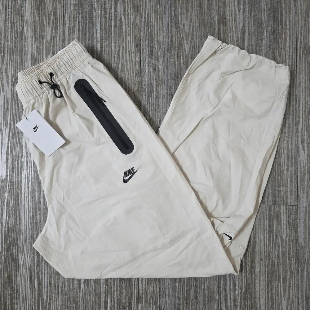 Nike Tech Woven Oversized Pants Light Orewood Black Men’s Medium HM7158-104