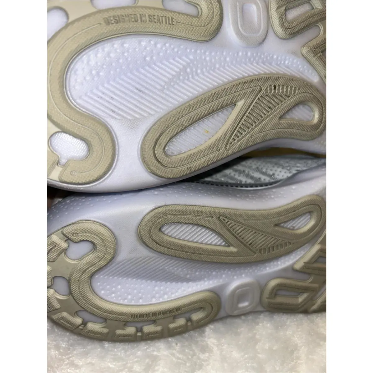 Brooks shoes - Brooks Adrenaline GTS 24 - Adrenaline GTS - White/Black/pelican 16