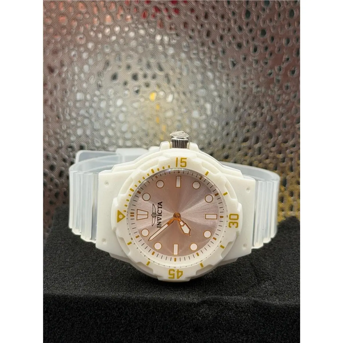 49204 White Gold Dive‑style Watch – by Invicta