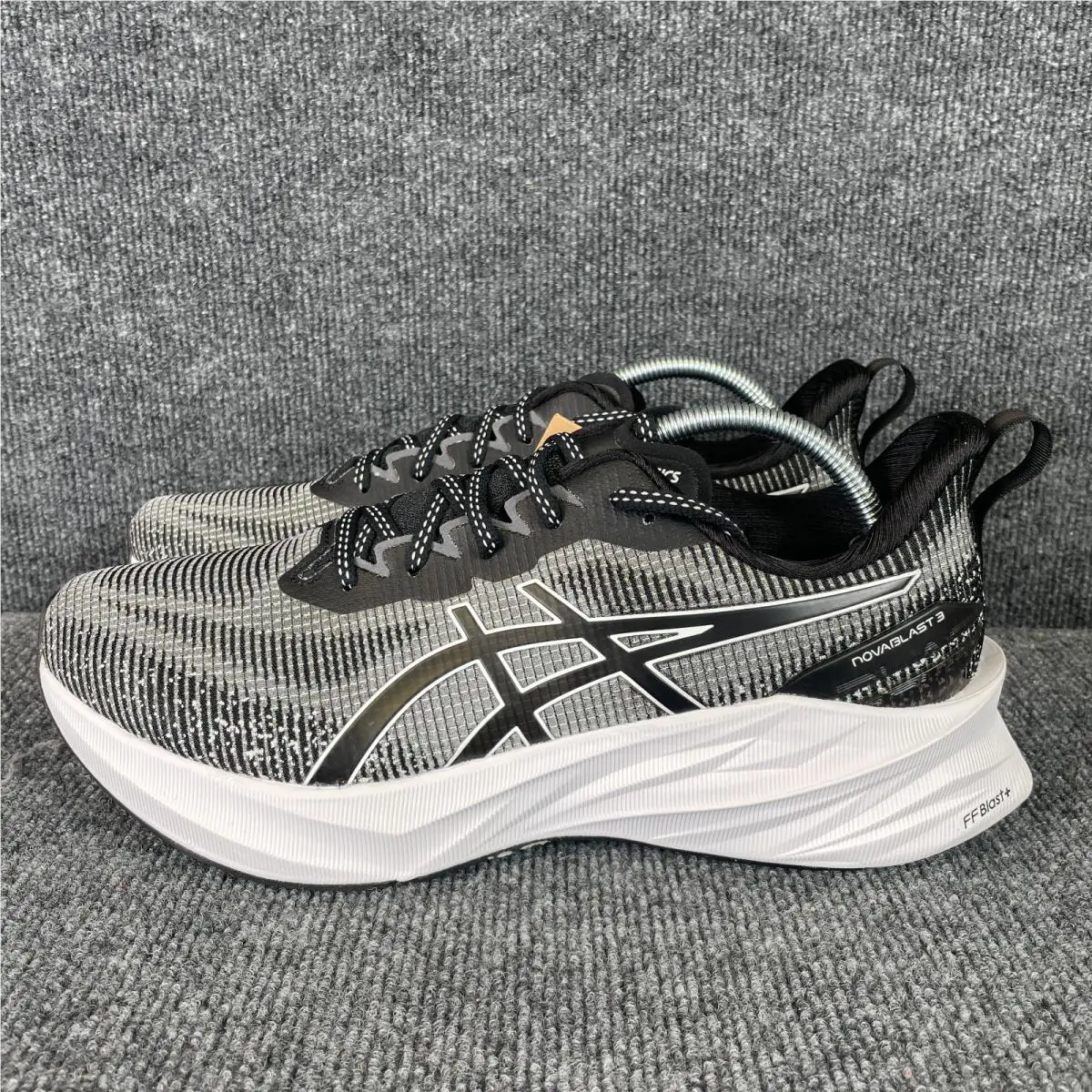 Asics shoes - ASICS Novablast - Novablast - 1012B288 - Gray 0
