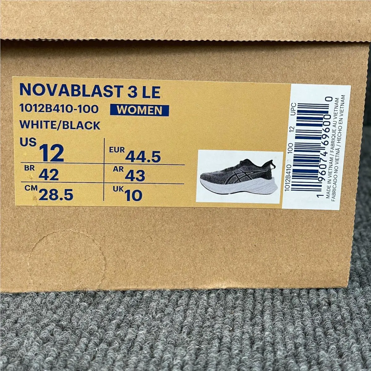 Asics shoes - ASICS Novablast - Novablast - 1012B288 - Gray 2