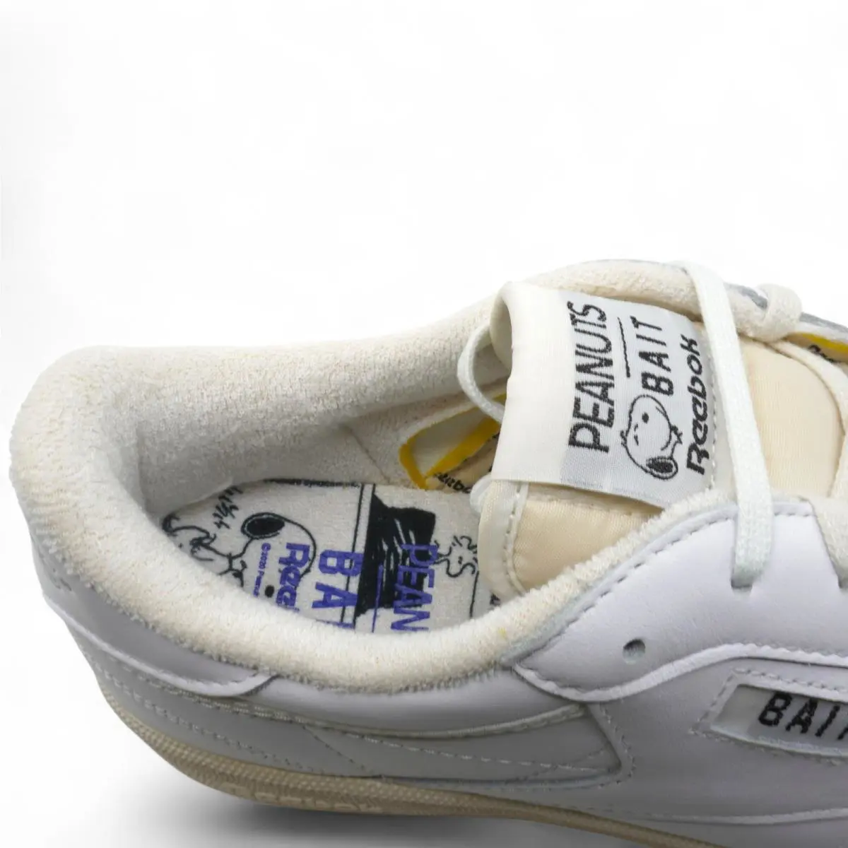 Reebok shoes - Ftwwht/Cblack/Chalk (UPC: 195739802374) 4