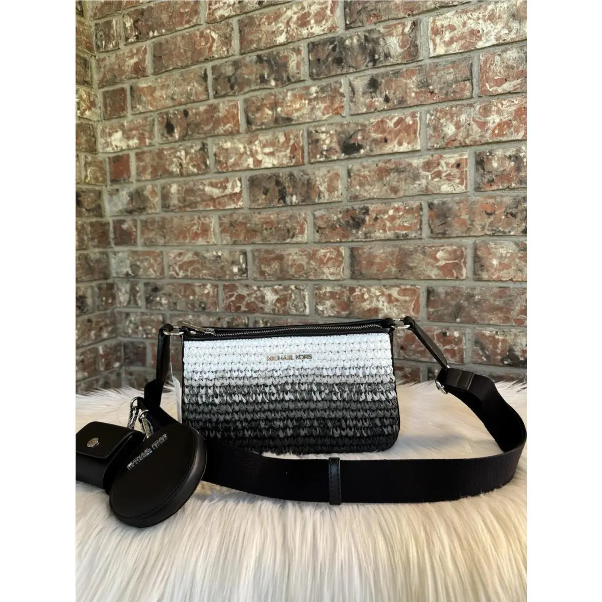 Michael Kors Jet Set Crossbody Bag with Case For Airpods Pro Straw Ombre Black