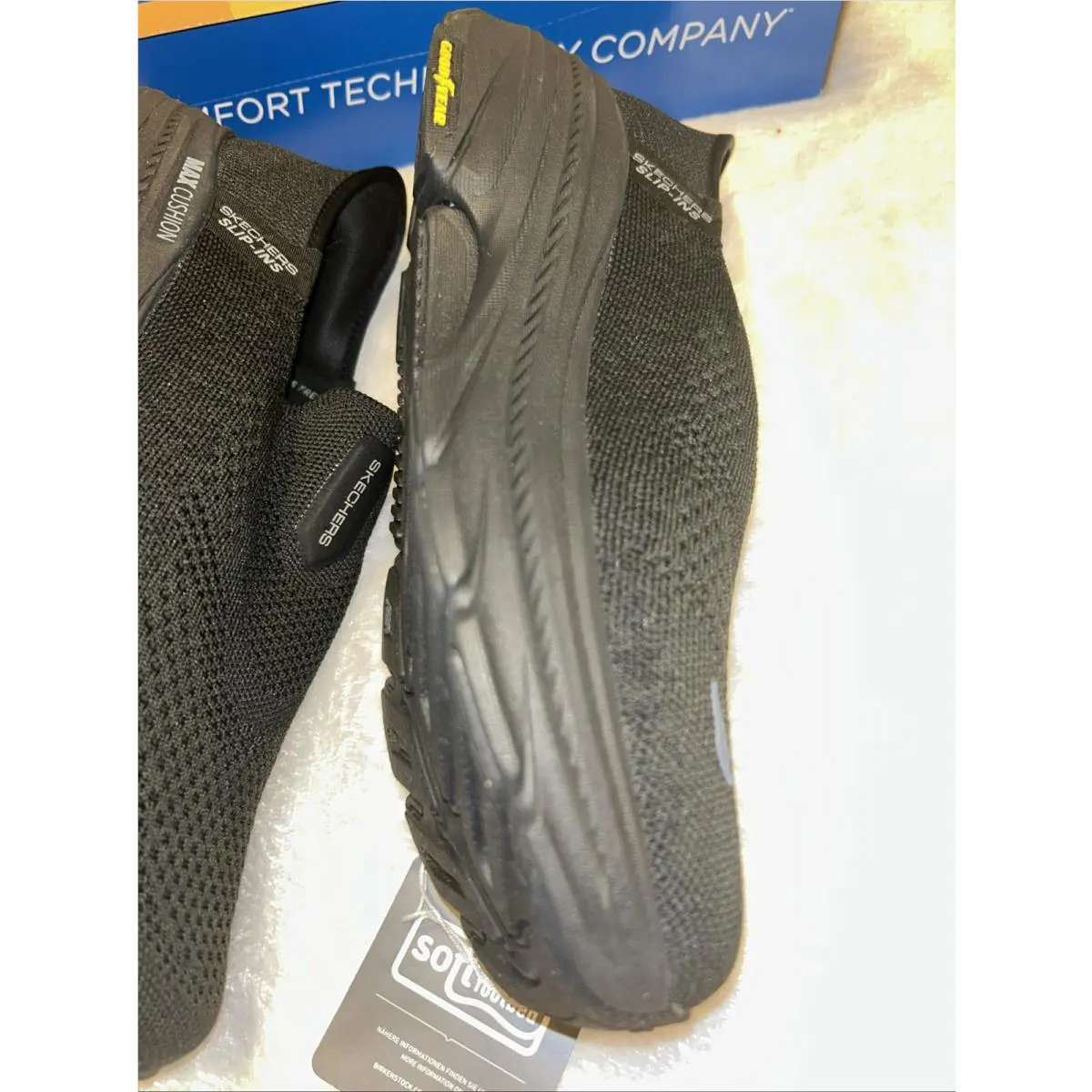 Skechers shoes - SKECHERS Hands Free Slip-Ins - Hands Free - Black/Black 4