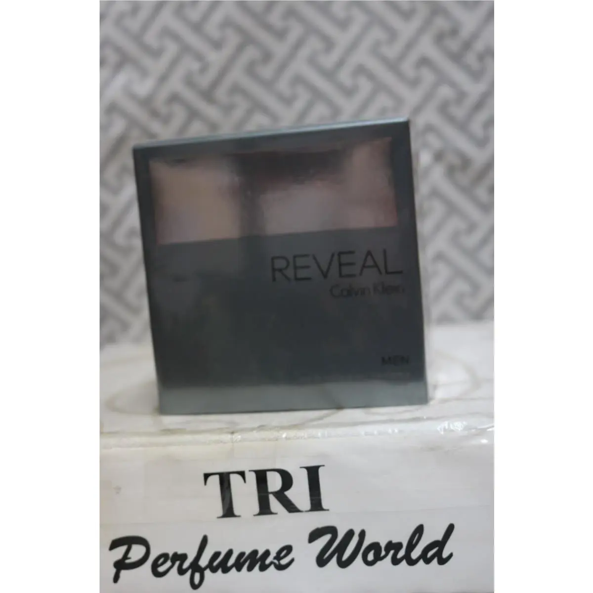 Reveal Calvin Klein Eau de Toilette Men Spray 3.4 Fl. oz