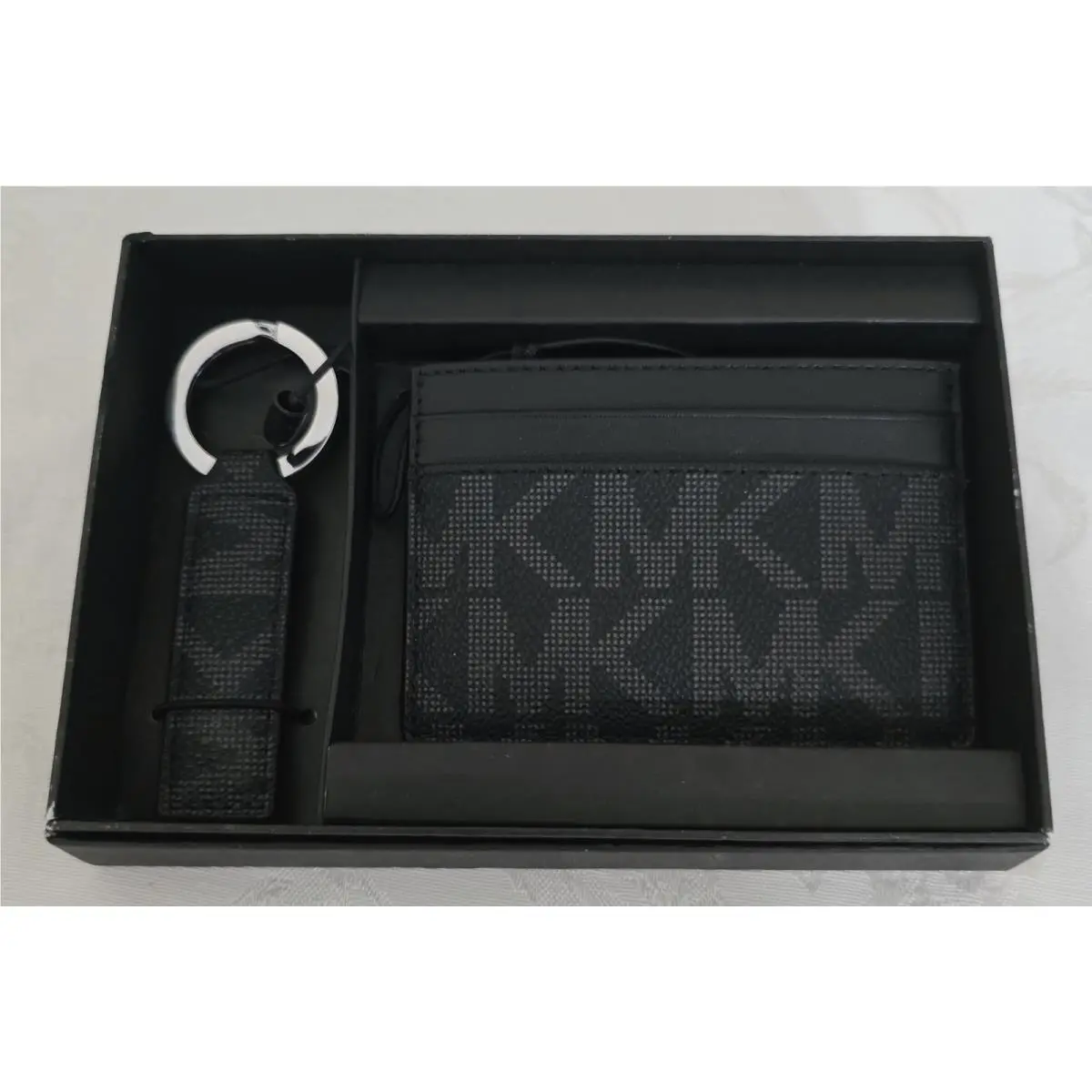 Miichael Kors Signature Leather Card Wallet Key Ring Box Msrp: Black