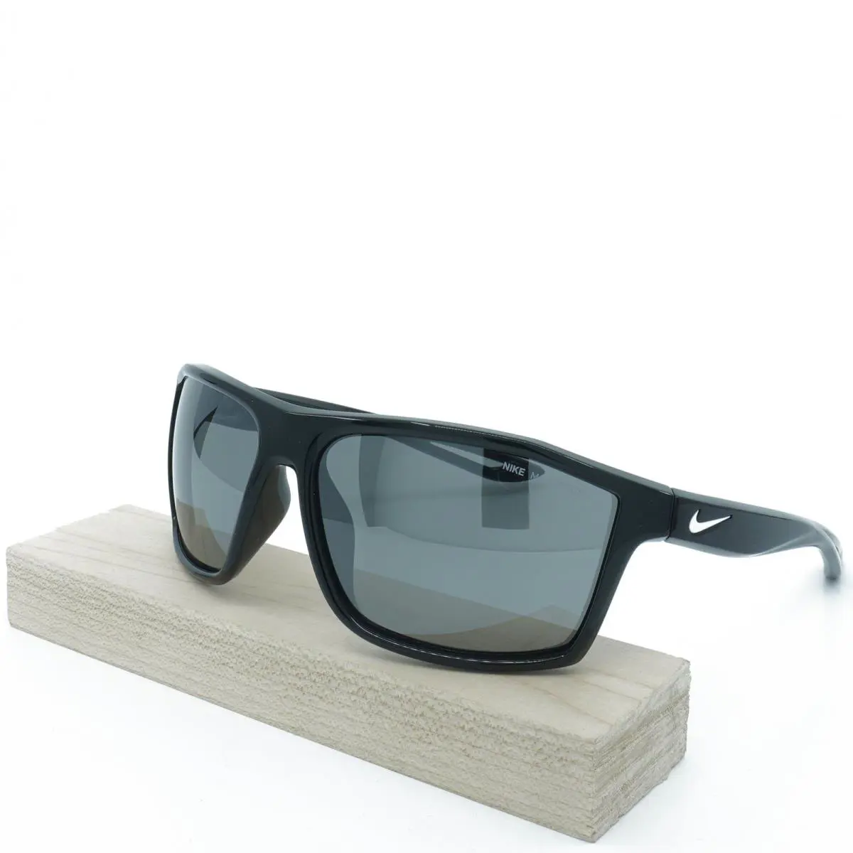 EV1061-010 Mens Nike Legend S Sunglasses - Frame: Black, Lens: Gray