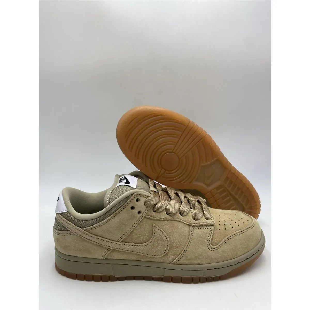 SB Dunk Low Pro B Parachute Beige HJ0367 200 Men`s Size 7 by Nike