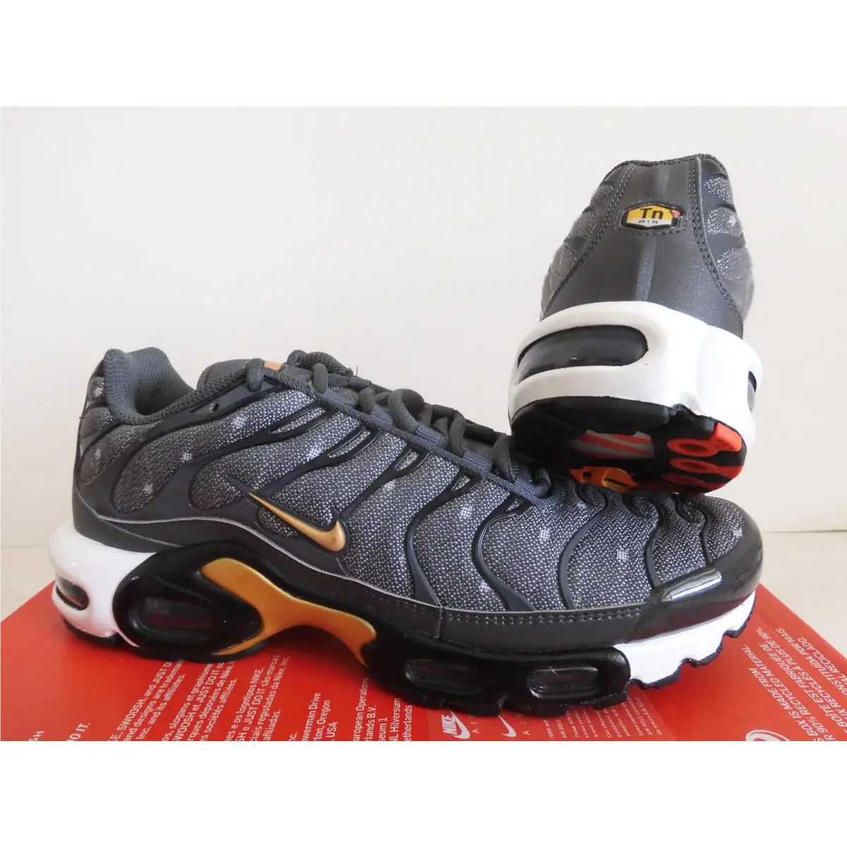 Nike shoes - Nike Air Max Plus SE - DM7570-002 - Gray (UPC: 195240858242) 0