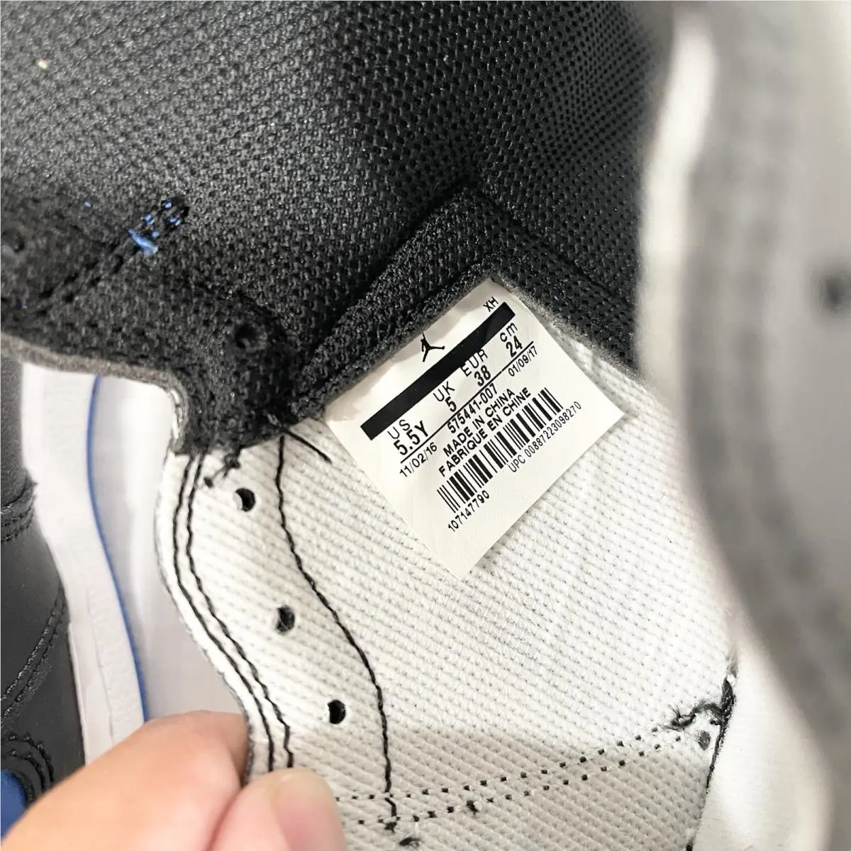 Nike shoes - Air Jordan 1 - Air - Black 4