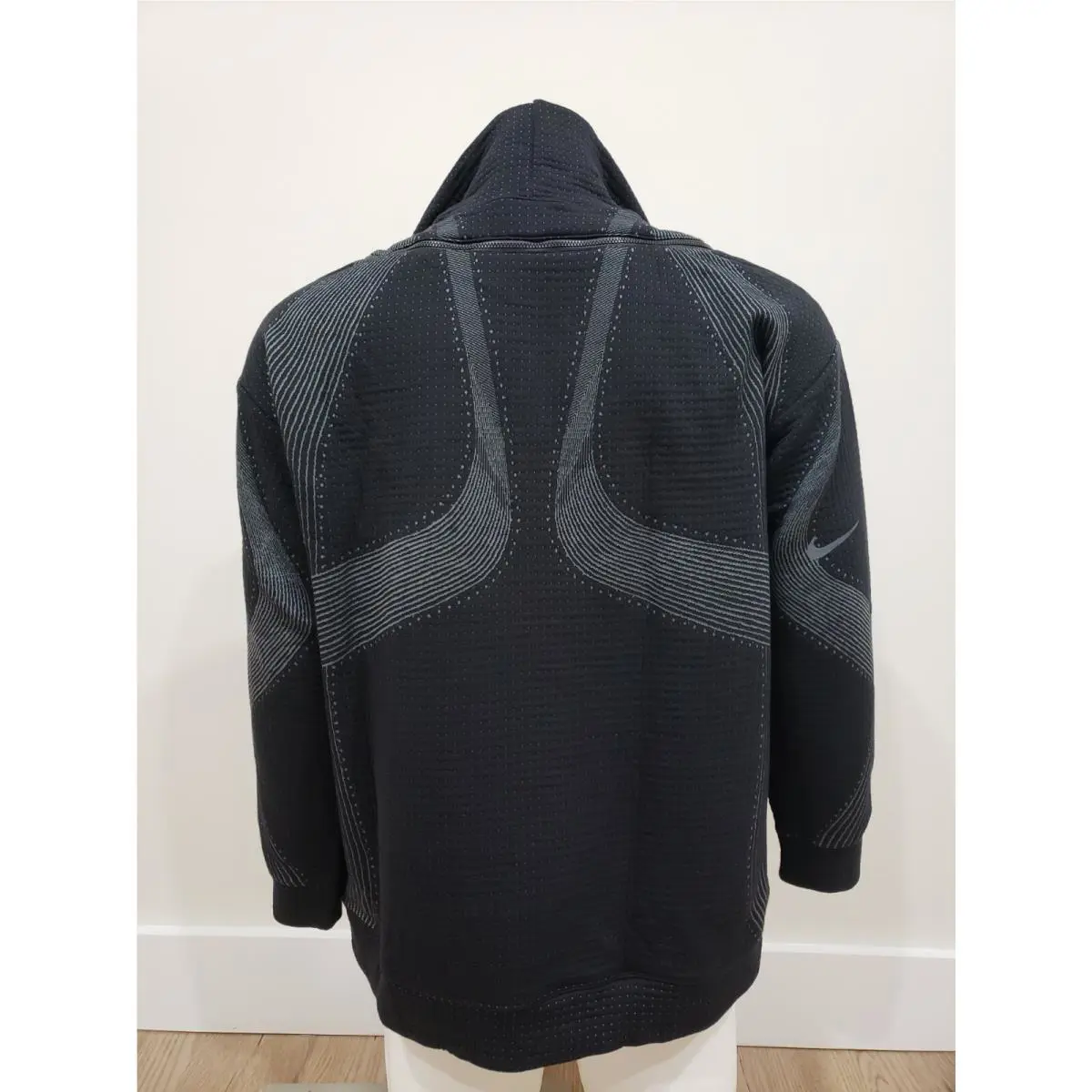Nike clothing - Black (UPC: 194502619263) 2