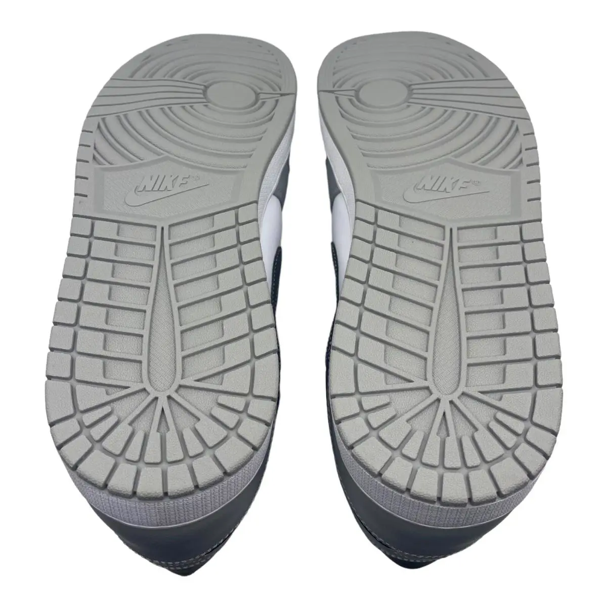 Nike shoes - Air Jordan 1 Mid - Air Mid - 554724-078 - Gray 4
