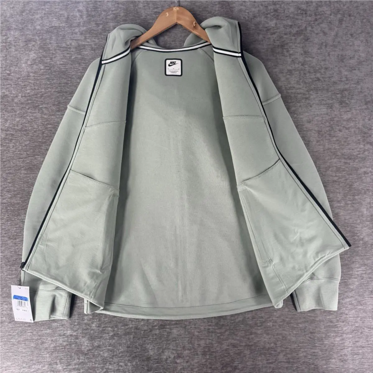 Nike clothing - FB8338370 - FB8338370 - Jade Horizon/Black (UPC: 0197596276626) 2