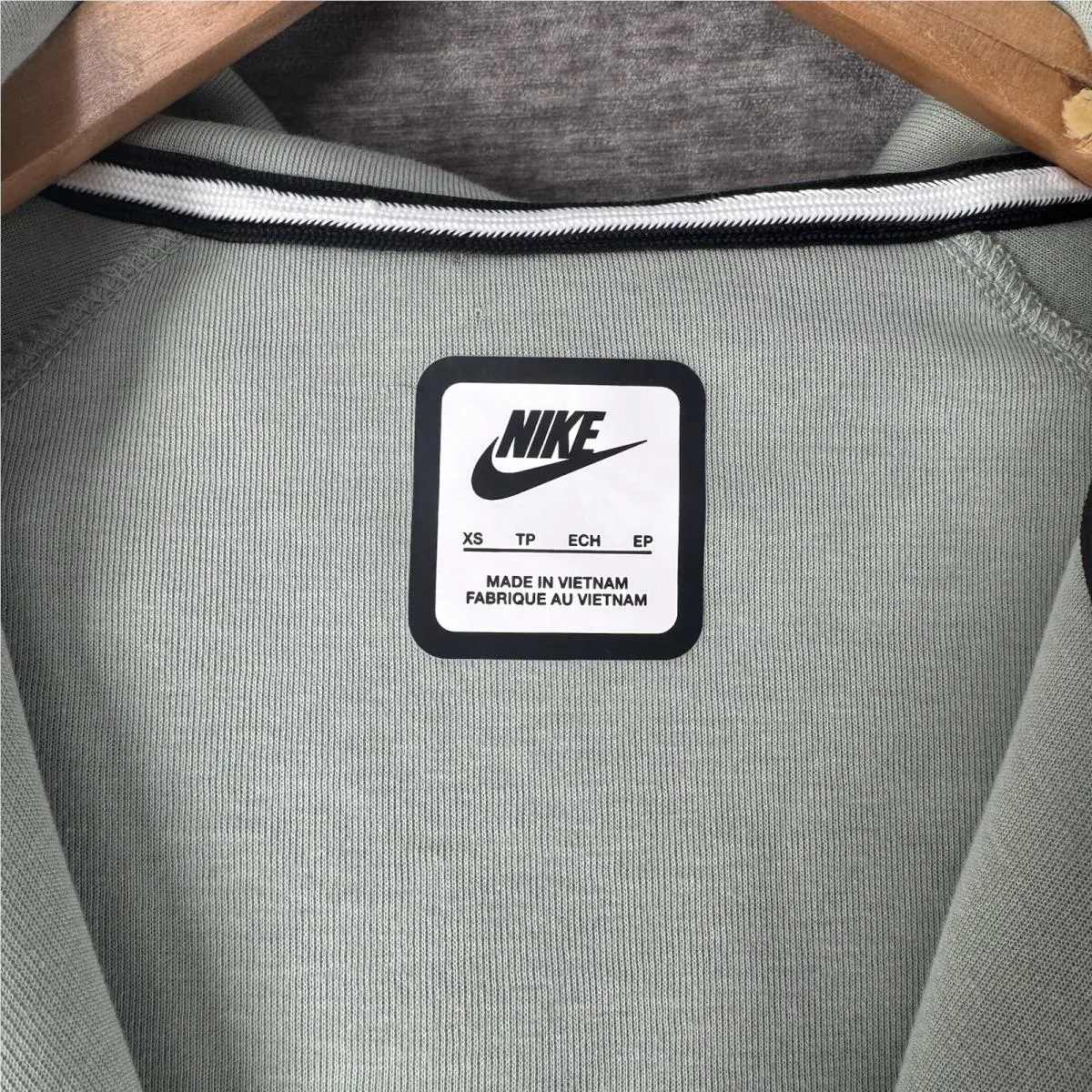Nike clothing - FB8338370 - FB8338370 - Jade Horizon/Black (UPC: 0197596276626) 1