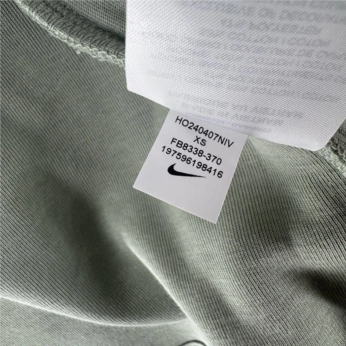 Nike clothing - FB8338370 - FB8338370 - Jade Horizon/Black (UPC: 0197596276626) 4