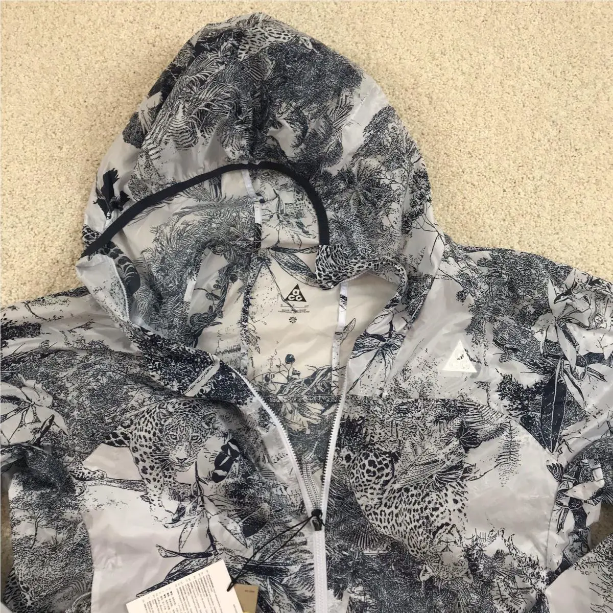 Nike clothing - Nike ACG Cinder Cone Camo Windproof Print Jacket - HJ2885 - Black 0