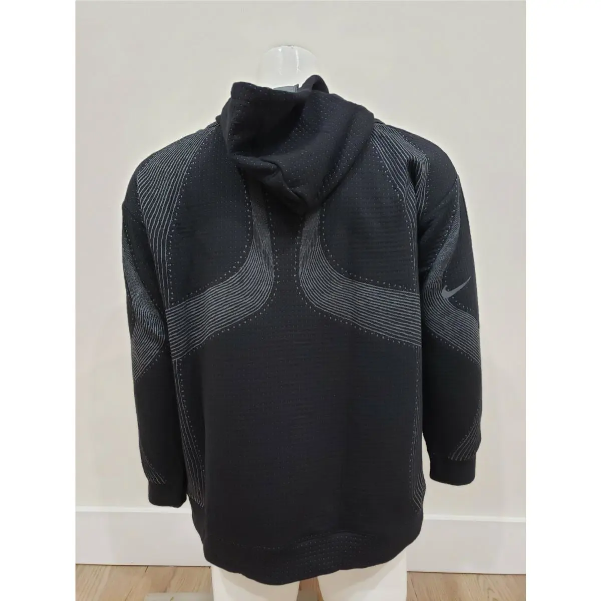 Nike clothing - Black (UPC: 194502619256) 1