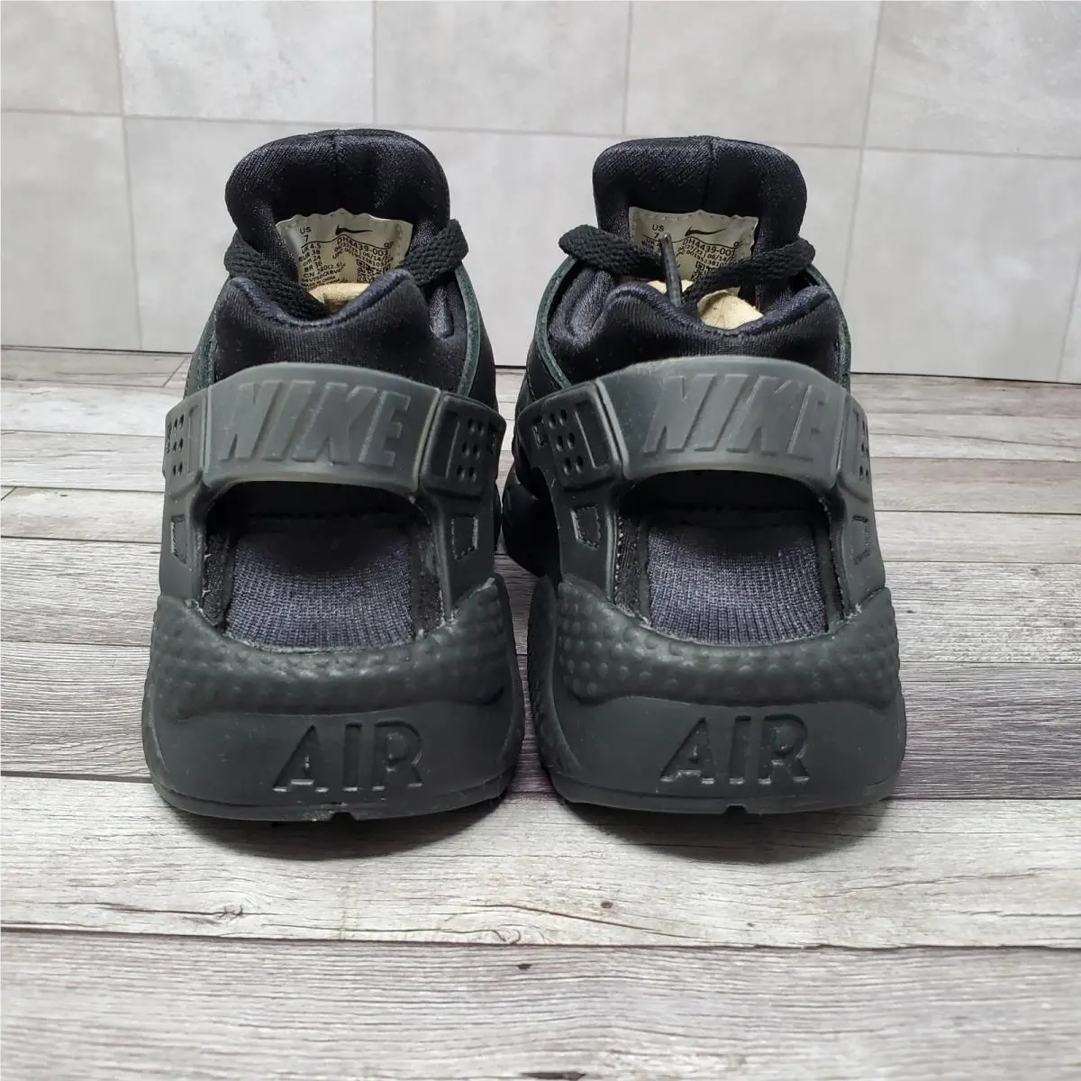Nike shoes - Nike Air Huarache - Air Huarache - DH4439-001 - Black 1