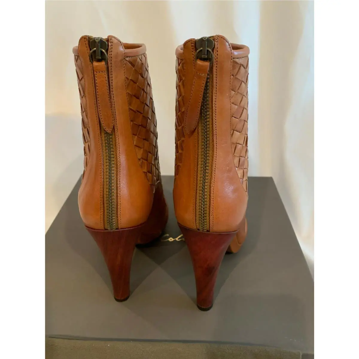 UGG shoes - Brown (UPC: 737872711863) 2