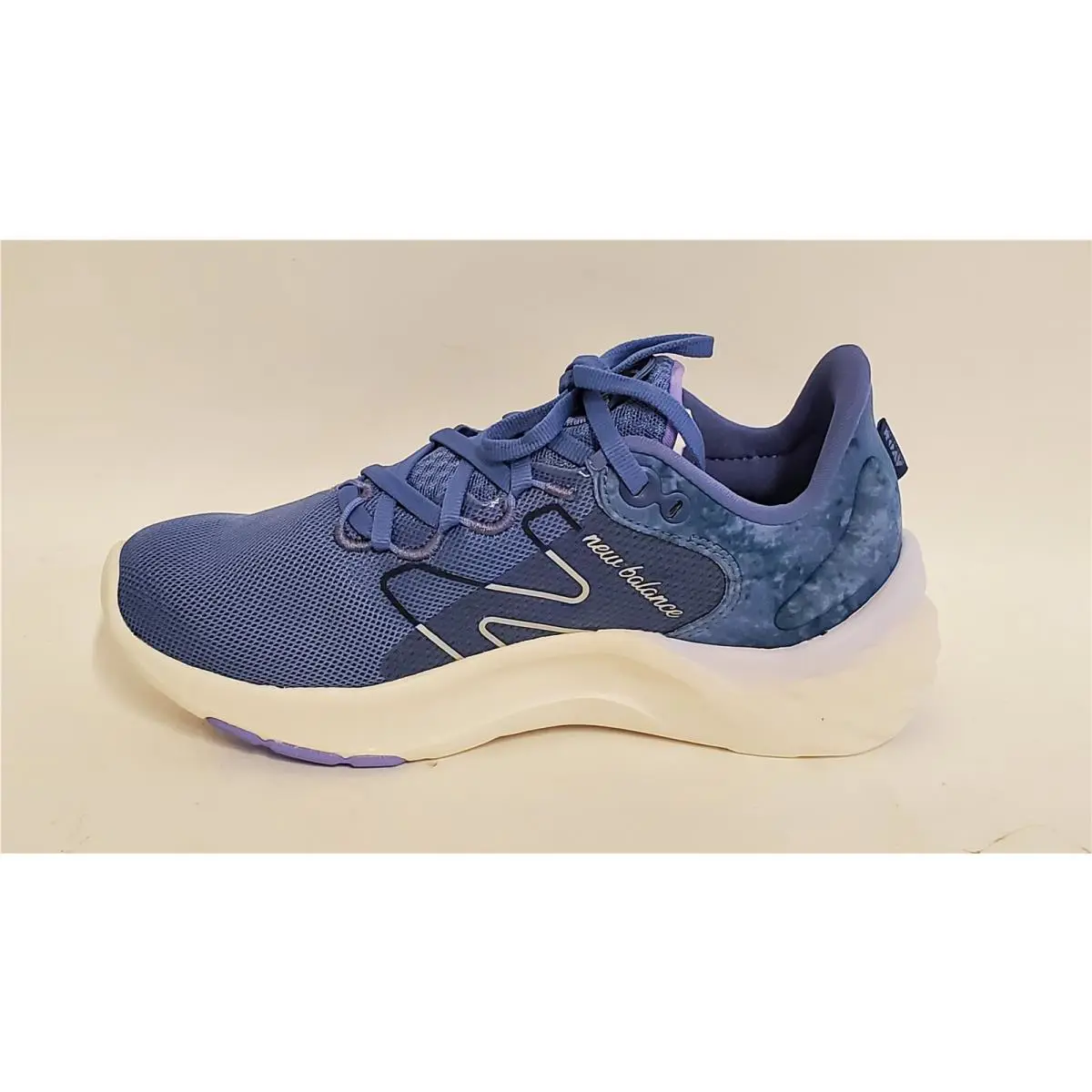 New Balance shoes - Blue (UPC: 195907564547) 0