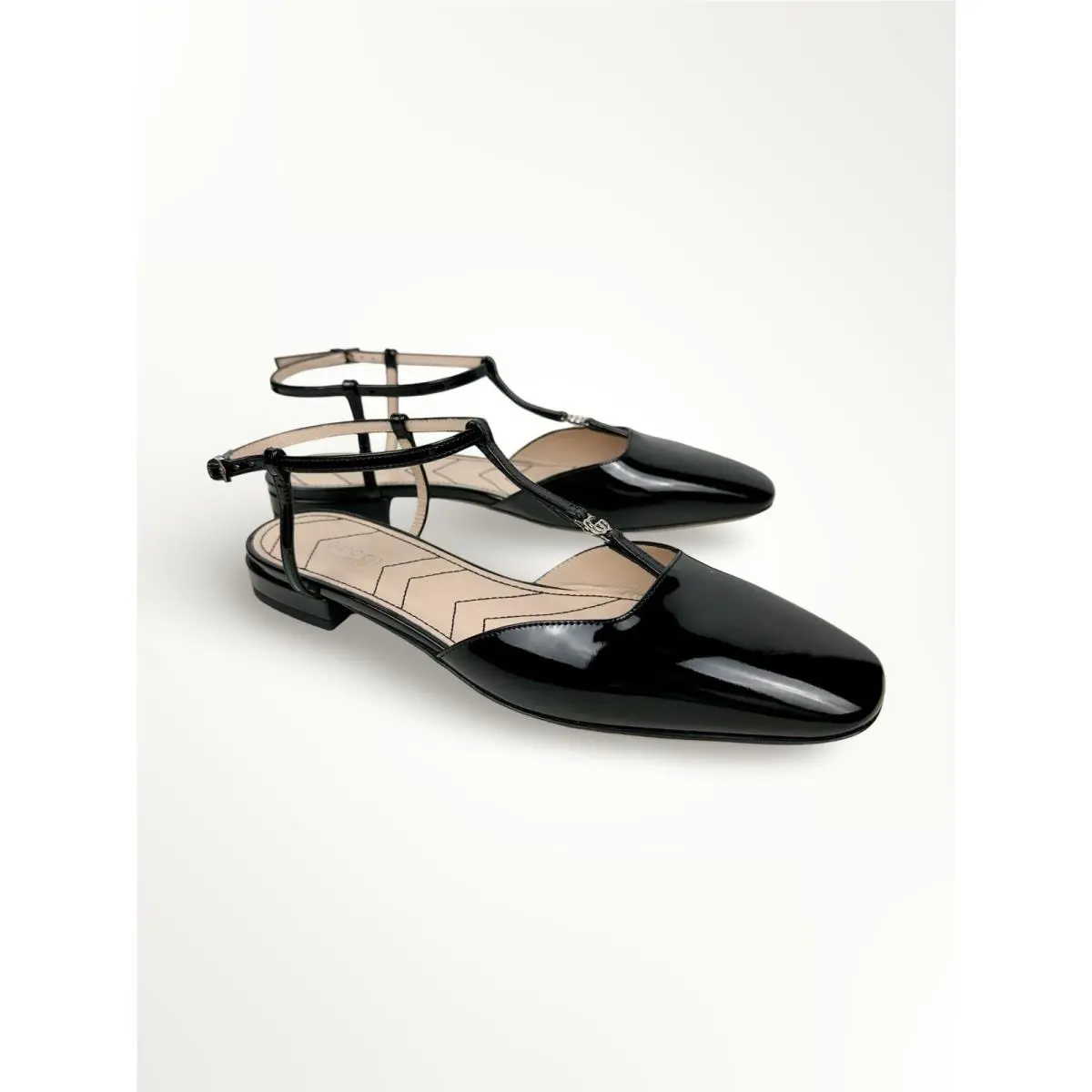 Gucci T-strap Black Leather Ballet Flats Shoes w Double G Logo Sz 38.5
