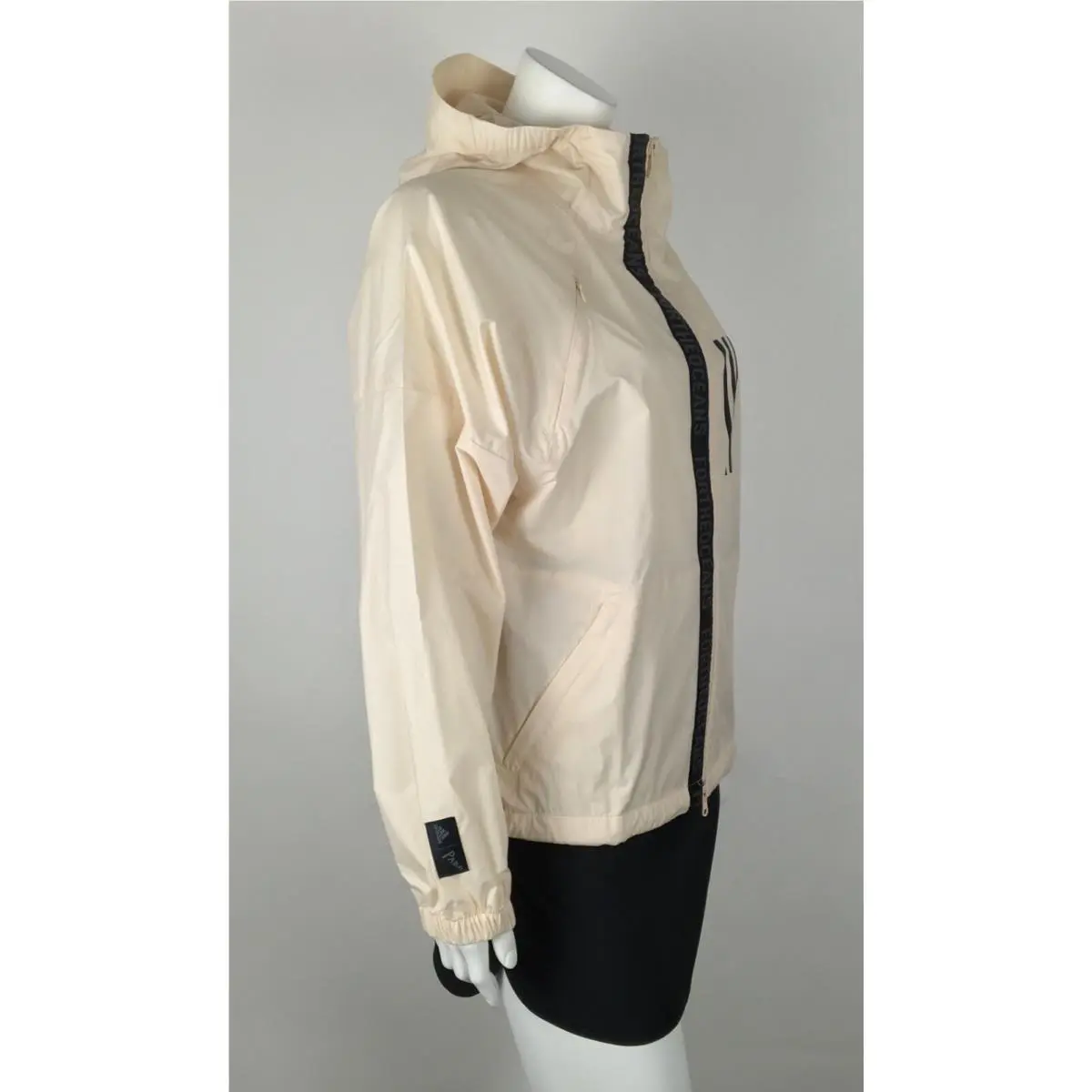 Adidas clothing - Ivory 8